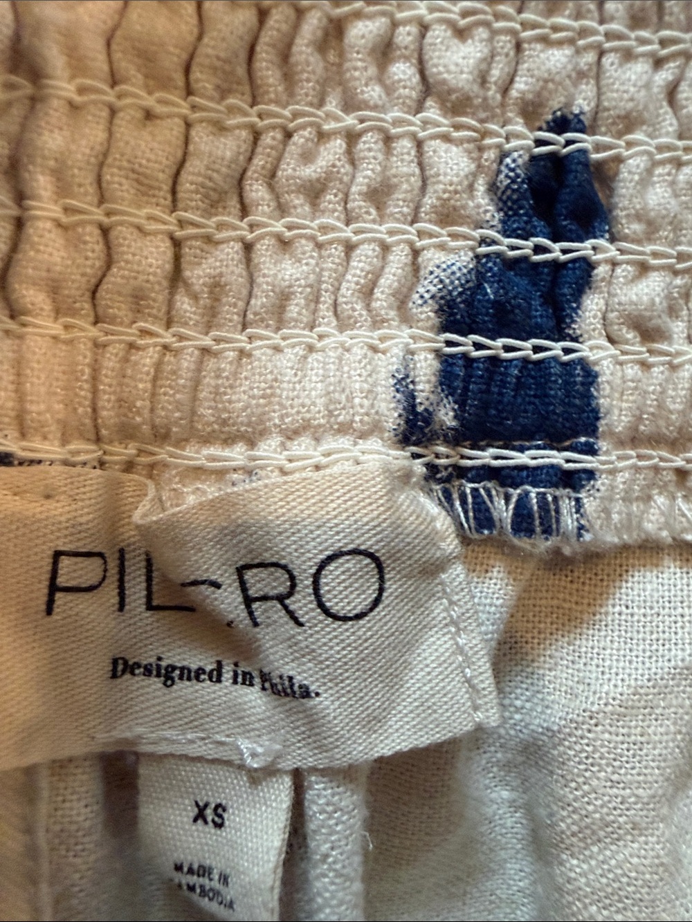 NWT Pilcro Reese Smocked Pull-On Barrel- Leg Pants - XS (can fit up) - Picture 9 of 10